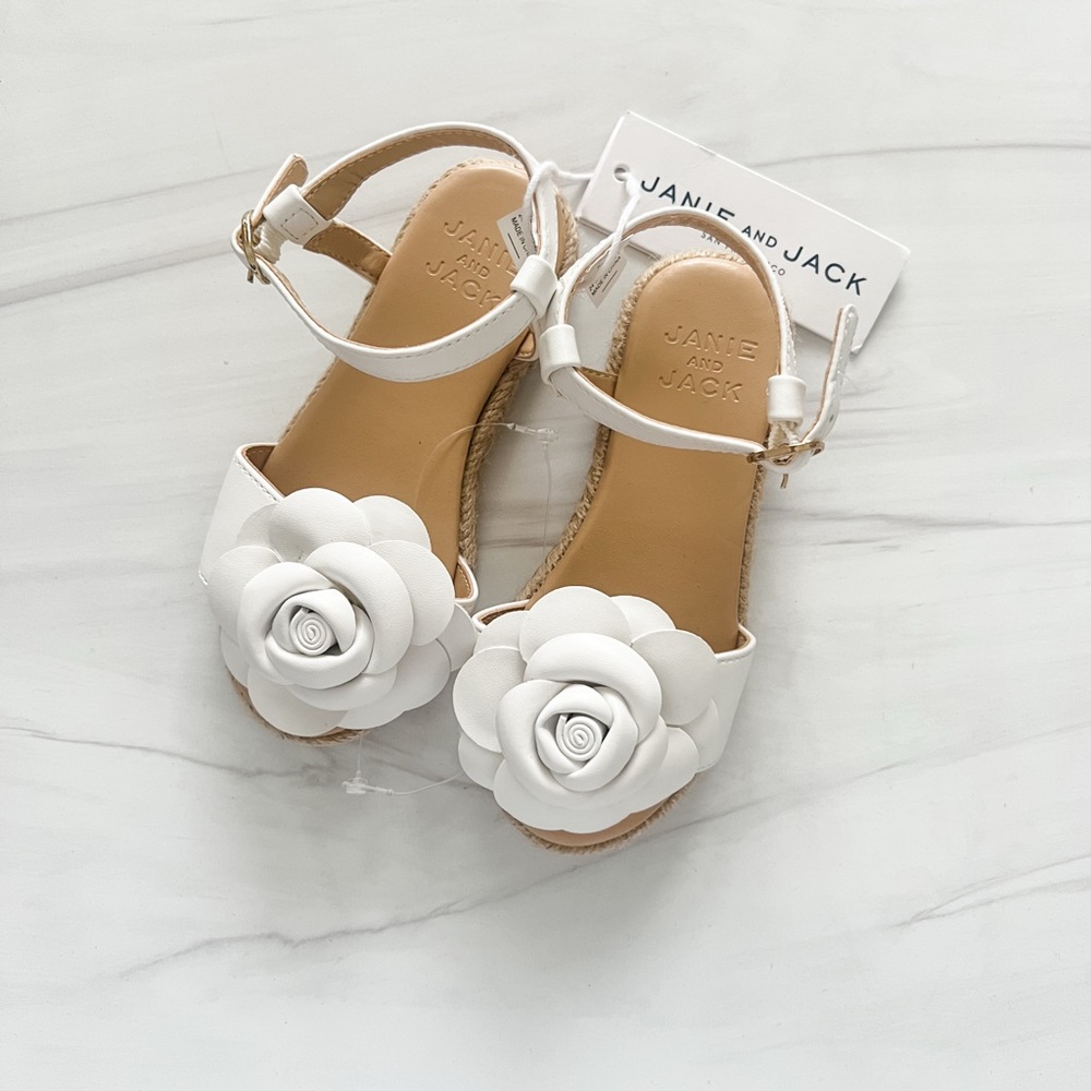 NWT! Janie and Jack White Floral Sandals Size 9